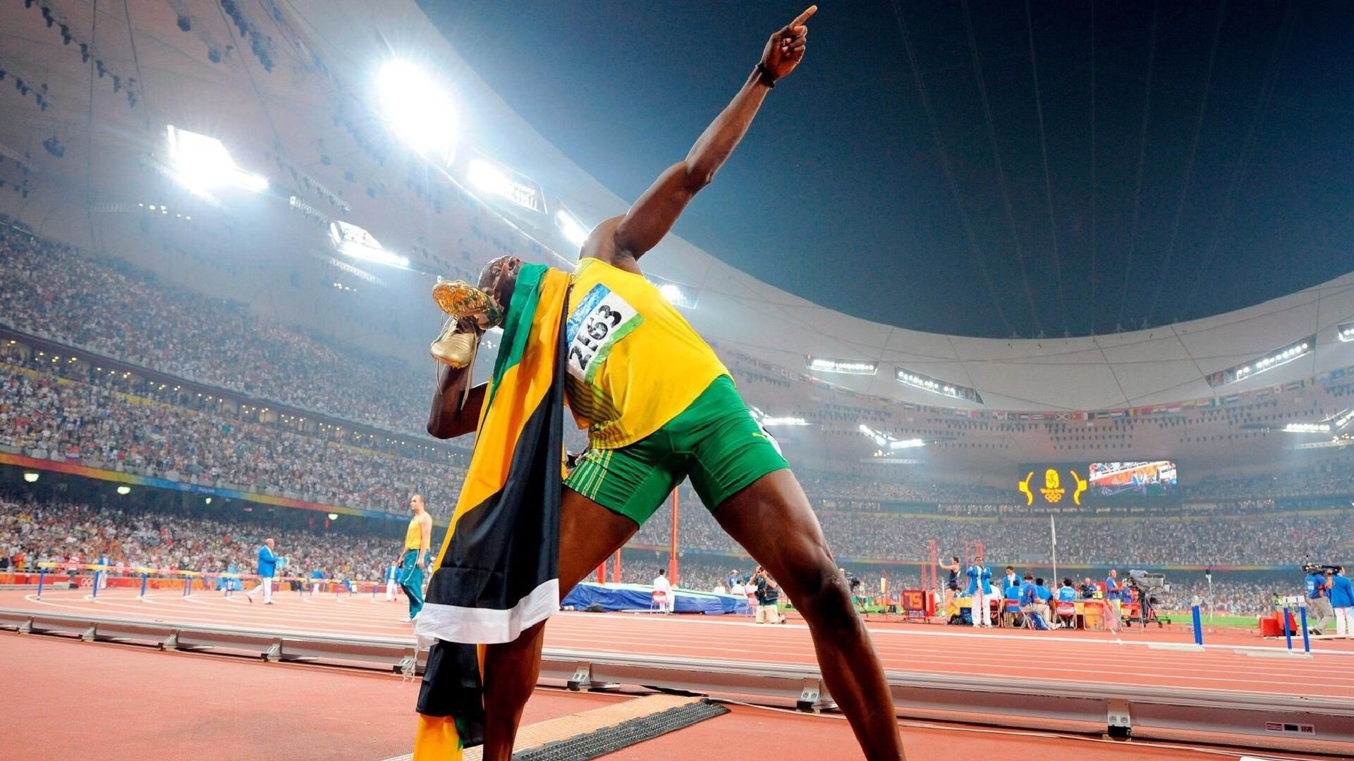 国际铁人三项大奖赛炎热天气下鏖战,国际铁人三项标准距离